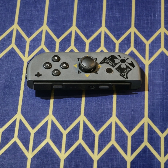 Nintendo Switch Right Joycon Monster Hunter Rise - Excellent Condition - Picture 4 of 13